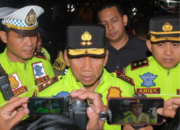 Kapolda Jabar Tinjau Lokasi Kecelakaan Bus di Jalan Raya Ciater Subang