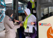 Sambut Pemberangkatan Jamaah Haji, Ini yang Dilakukan Polwan Polres Indramayu