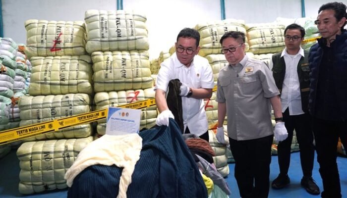 BAIS TNI Bongkar 19.391 Balpres Pakaian Bekas Ilegal Senilai Rp112,3 Miliar di Bandung Raya, Industri Tekstil Terancam