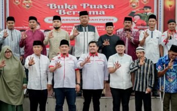 DPD Taruna Merah Putih Riau Berbagi di Mandau, Septian Nugraha Serahkan Bantuan Jelang Berbuka