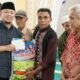 Camat Mandau Bersama UPZ Masjid Besar Arafah Salurkan 1,36 Ton Zakat Fitrah untuk 136 Penerima Manfaat