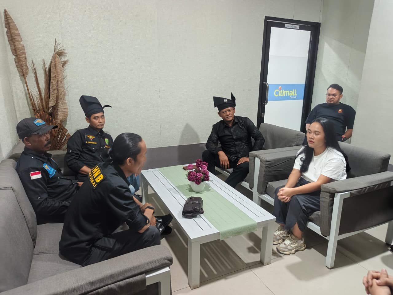 Pertemuan EO dan Manajemen Citimall Dumai dengan LHMB Dumai terkait klarifikasi polemik acara dance