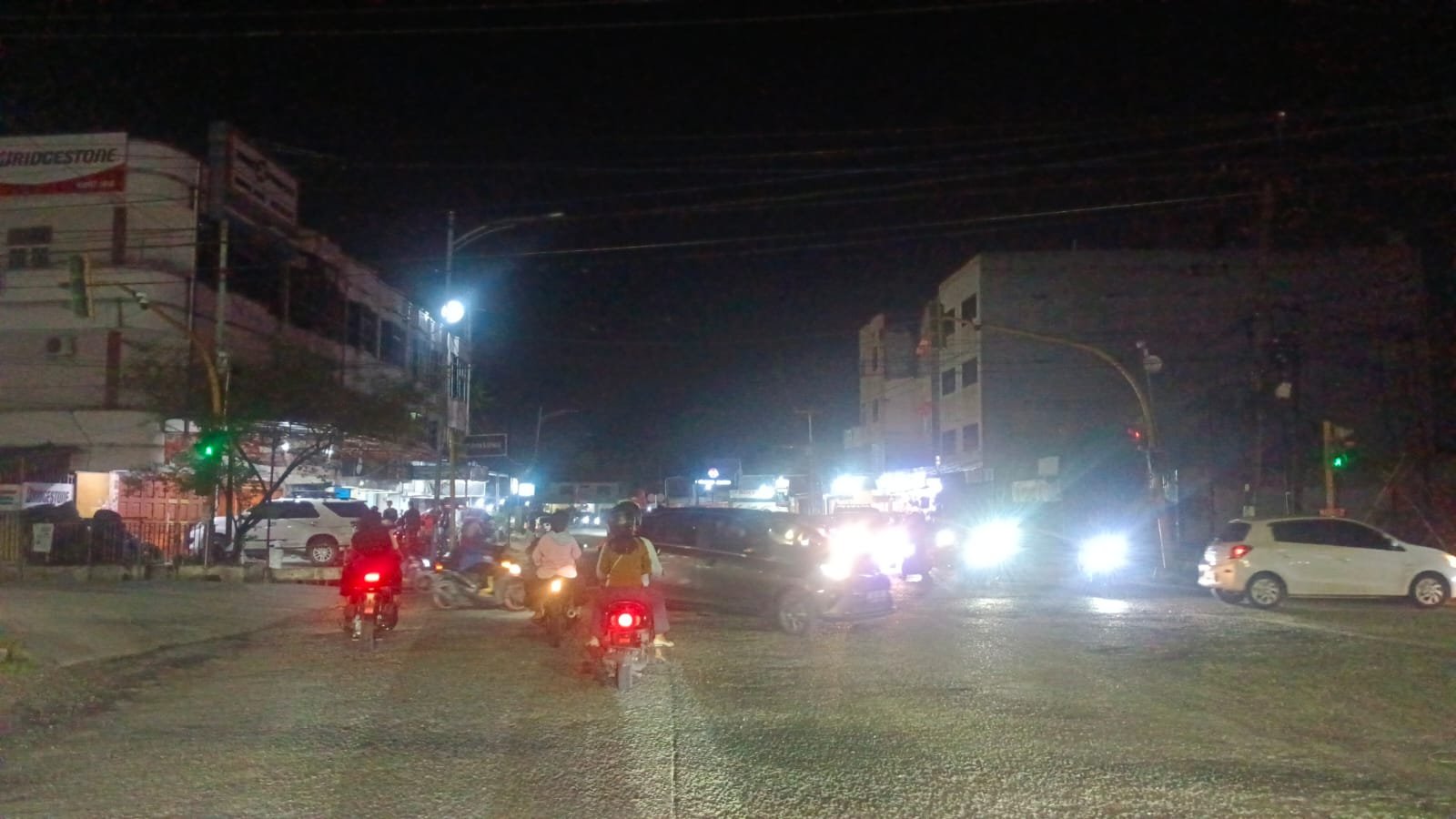 Suasana kawasan industri di Kota Dumai menjadi simbol pesatnya pembangunan yang diharapkan mampu membuka lebih banyak kesempatan kerja bagi masyarakat tempatan.