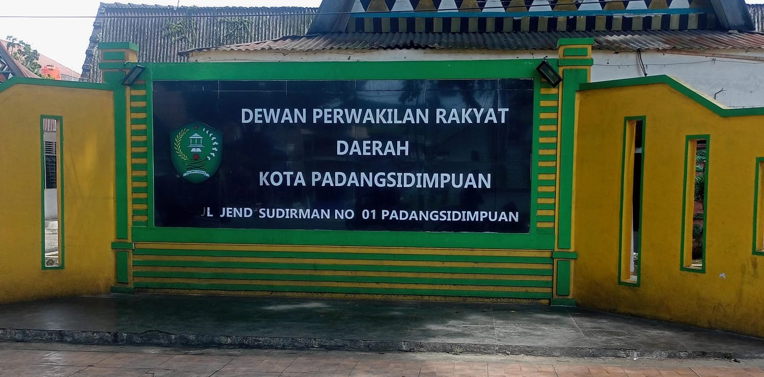 Kantor DPRD Kota Padangsidimpuan di Jalan Jenderal Sudirman.