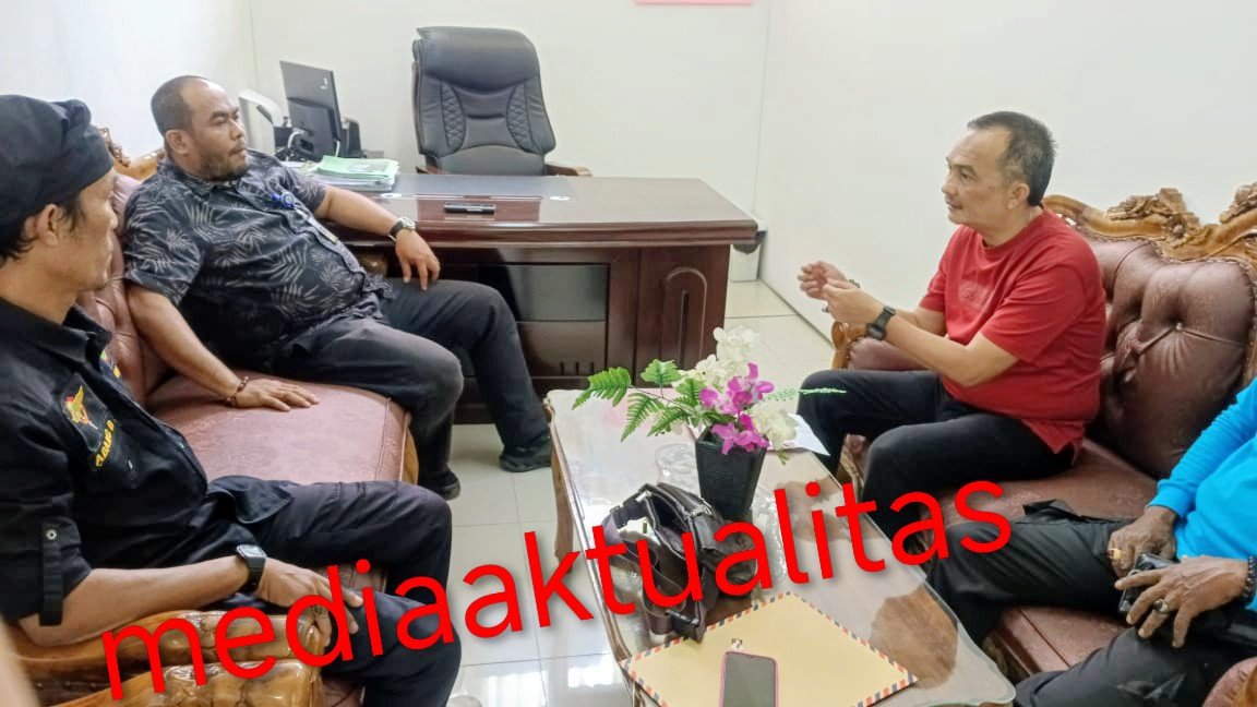 Perwakilan LHMB bertemu DPMPTSP Dumai membahas permohonan data CSR melalui PPID.