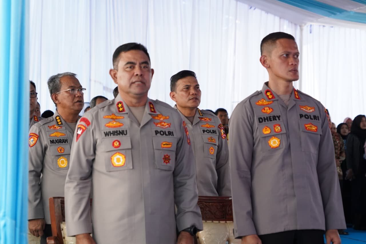 Kapolda Sumut Irjen Pol. Whisnu Hermawan Februanto meresmikan Polres Padang Lawas Utara.