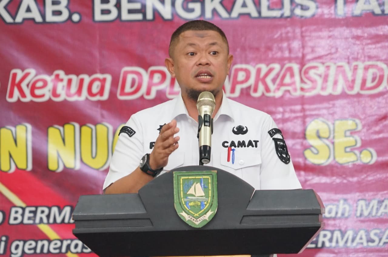 Camat Mandau Riki Rihardi saat menghadiri pelepasan penerima Beasiswa SDM Sawit BPDP Bengkalis 2026