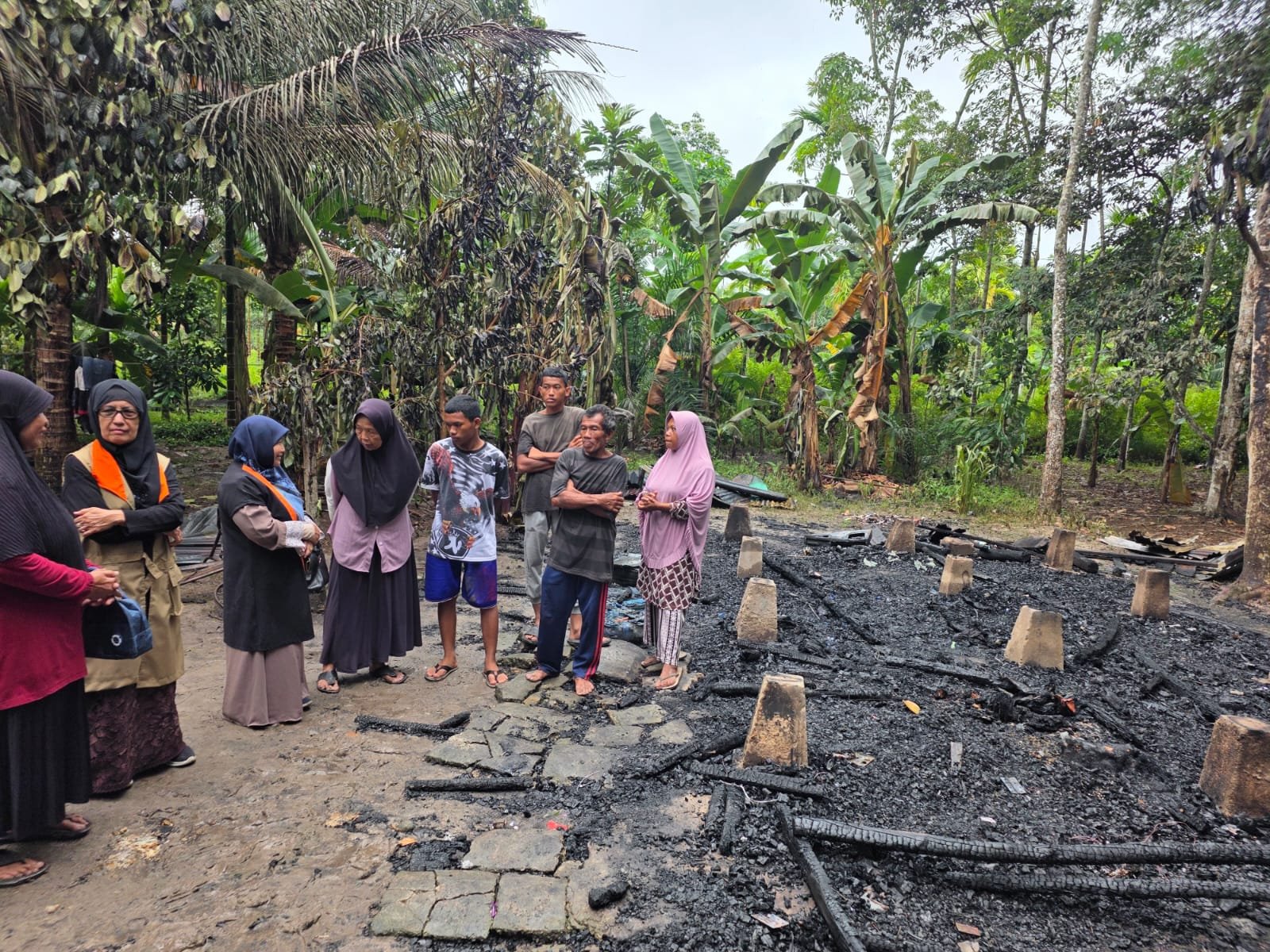 Kondisi rumah korban kebakaran di Desa Deluk, Kecamatan Bantan, Bengkalis, yang hangus terbakar.